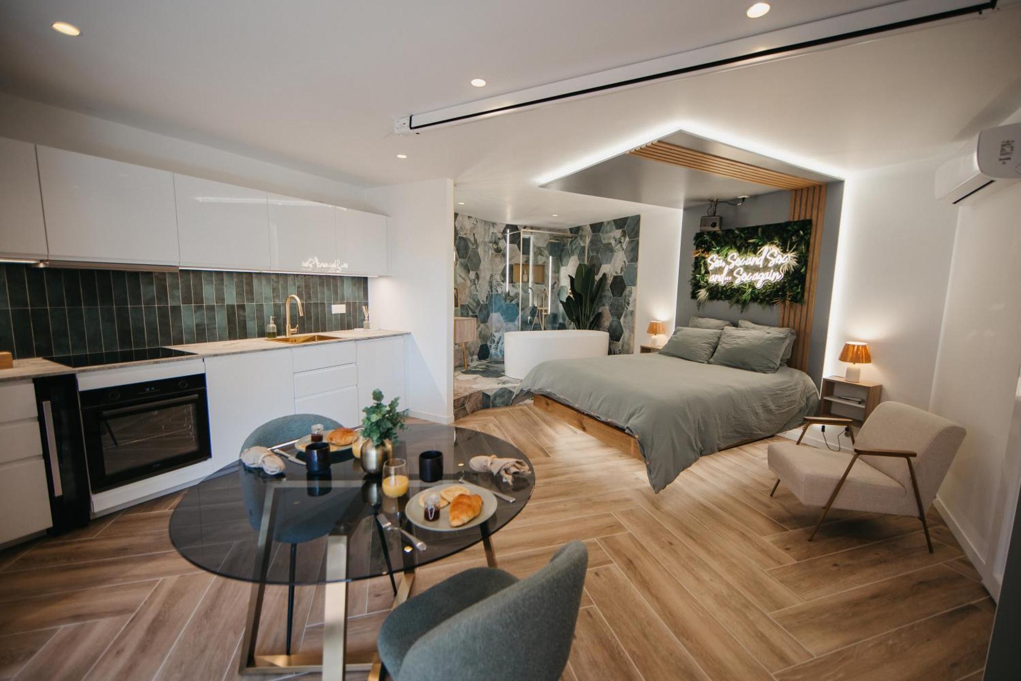 Love & Sunsets Suite Sausset-les-Pins Exterior photo